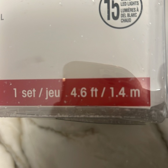 LED Lighted Holiday Garland w Remote: 4.6 Feet, Perfect for Tablescape - Picture 7 of 8